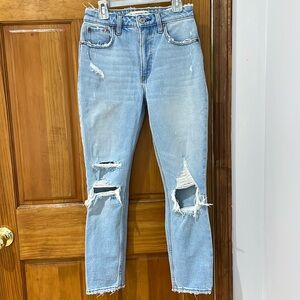 a&f the skinny high rise light wash jeans